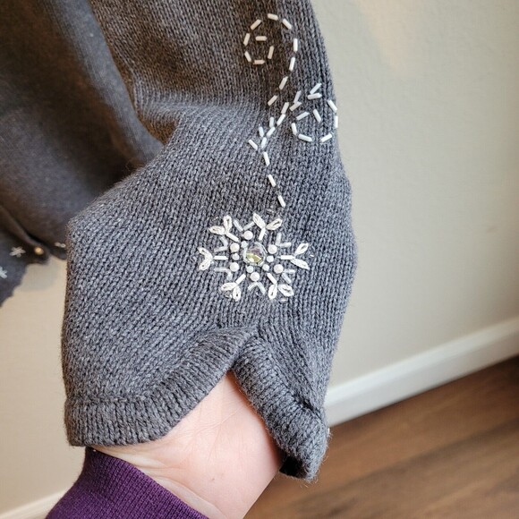 Designers Originals Studio Joy Sweater Womens M Gray White Snowflakes Cardigan - Picture 9 of 16